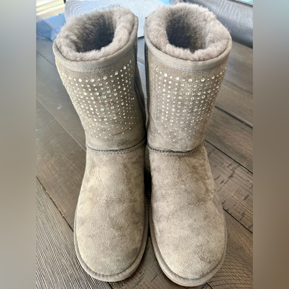 UGG Size 8 Women's Gray Suede Shearling Boots with Swarovski Crystal Accents